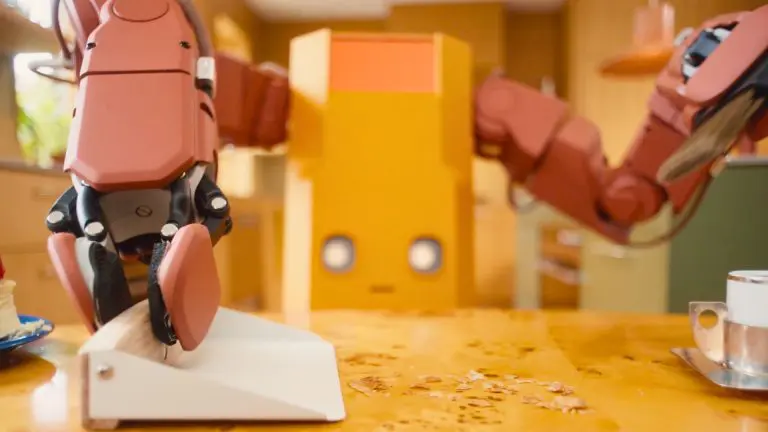 Tuesday Labs' Voxel Series-1 robotic butler