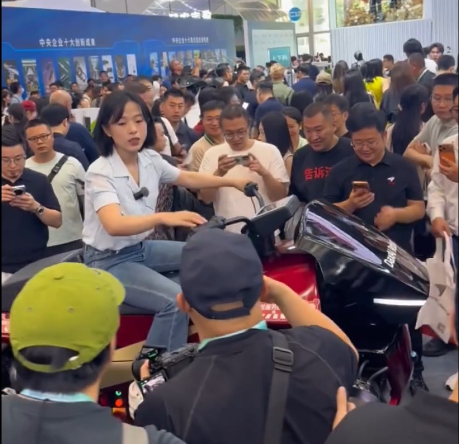 CCTV reporter rides DaxAI's robotic horse at WRC 2026